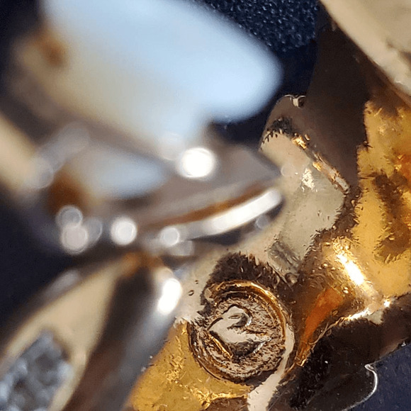 Swarovski Swan Signed Gold Plated Tiered Hoop Clip-on Earrings - Picture 9 of 10